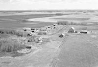 Aerial photograph of a farm near Maymont, SK (41-12-W3)