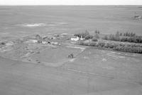 Aerial photograph of a farm near Borden, SK (36-40-19-W3)