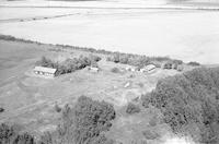 Aerial photograph of a farm near Vawn, SK (47-19-W3)