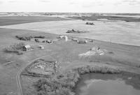 Aerial photograph of a farm near Leask, SK (46-6-W3)