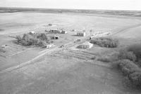 Aerial photograph of a farm near Wilkie, SK (21-40-19-W3)