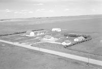 Aerial photograph of a farm near Radisson, SK (20-41-9-W3)