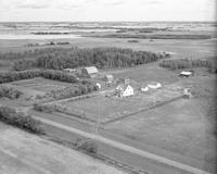 Aerial photograph of a farm near Leask, SK (46-6-W3)