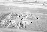 Aerial photograph of a farm near Radisson, SK (34-39-10-W3)