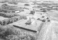 Aerial photograph of a farm near Borden or Vawn, SK (26-40-9-W3)