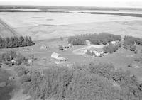 Aerial photograph of a farm near Broadacres, SK (10-36-22-W3)