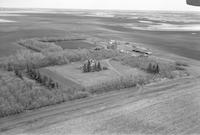 Aerial photograph of a farm near Unity, SK (4-42-23-W3)