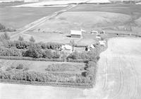 Aerial photograph of a farm near Saskatoon, SK (44-11-W3)