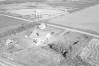 Aerial photograph of a farm near Tallman, SK (29-44-7-W3)