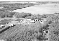 Aerial photograph of a farm near Broadacres, SK (36-22-W3)