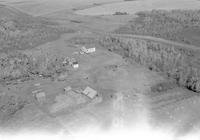 Aerial photograph of a farm near Rockhaven, SK (42-21-W3)