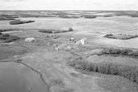 Aerial photograph of a farm near Dodsland, SK (34-20-W3)