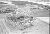 Aerial photograph of a farm in Saskatchewan (44-7-W3)