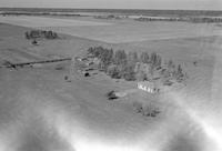 Aerial photograph of a farm near Maymont, SK (29-42-12-W3)