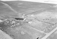 Aerial photograph of a farm in Saskatchewan (41-21-W3)