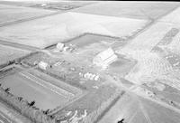 Aerial photograph of a farm in Saskatchewan (41-21-W3)