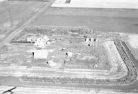 Aerial photograph of a farm in Saskatchewan (14-41-21-W3)