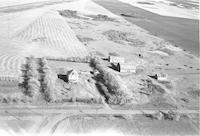 Aerial photograph of a farm in Saskatchewan (8-42-13-W3)