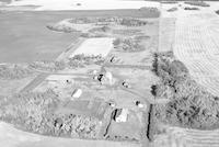 Aerial photograph of a farm in Saskatchewan (20-42-13-W3)