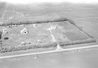 Aerial photograph of a farm in Saskatchewan (42-14-W3)