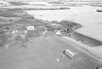 Aerial photograph of a farm near Battleford, SK (14-42-17-W3)