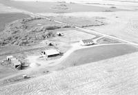 Aerial photograph of a farm in Saskatchewan (42-20-W3)