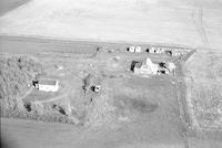 Aerial photograph of a farm in Saskatchewan (2-42-21-W3)