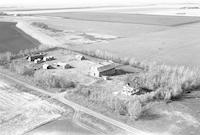 Aerial photograph of a farm in Saskatchewan (2-42-21-W3)