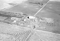 Aerial photograph of a farm in Saskatchewan (42-21-W3)