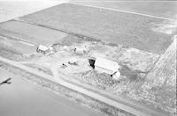 Aerial photograph of a farm in Saskatchewan (42-21-W3)