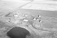 Aerial photograph of a farm in Saskatchewan (23-42-22-W3)