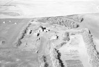 Aerial photograph of a farm in Saskatchewan (4-43-12-W3)