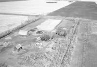 Aerial photograph of a farm in Saskatchewan (43-13-W3)