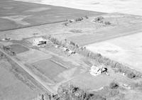 Aerial photograph of a farm in Saskatchewan (43-13-W3)