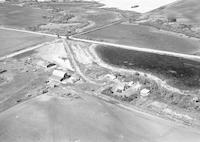 Aerial photograph of a farm in Saskatchewan (43-13-W3)