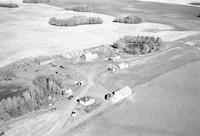 Aerial photograph of a farm in Saskatchewan (36-44-13-W3)