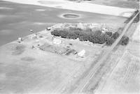 Aerial photograph of a farm in Saskatchewan (33-44-15-W3)