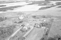 Aerial photograph of a farm in Saskatchewan (44-16-W3)