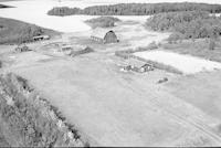 Aerial photograph of a farm in Saskatchewan (44-16-W3)