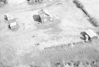 Aerial photograph of a farm in Saskatchewan (44-16-W3)