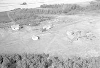 Aerial photograph of a farm in Saskatchewan (33-44-16-W3)