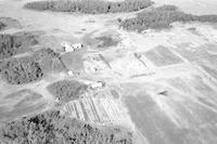 Aerial photograph of a farm in Saskatchewan (44-15-W3)