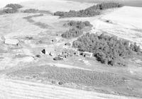 Aerial photograph of a farm in Saskatchewan (4-44-15-W3)