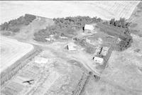 Aerial photograph of a farm in Saskatchewan (44-15-W3)