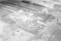 Aerial photograph of a farm in Saskatchewan (7-44-15-W3)