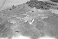 Aerial photograph of a farm in Saskatchewan (23-44-15-W3)