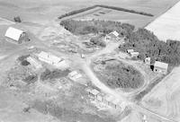 Aerial photograph of a farm in Saskatchewan (20-44-15-W3)