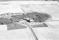 Aerial photograph of a farm in Saskatchewan (44-15-W3)