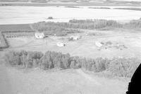 Aerial photograph of a farm in Saskatchewan (33-44-16-W3)