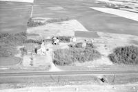 Aerial photograph of a farm in Saskatchewan (32-44-16-W3)